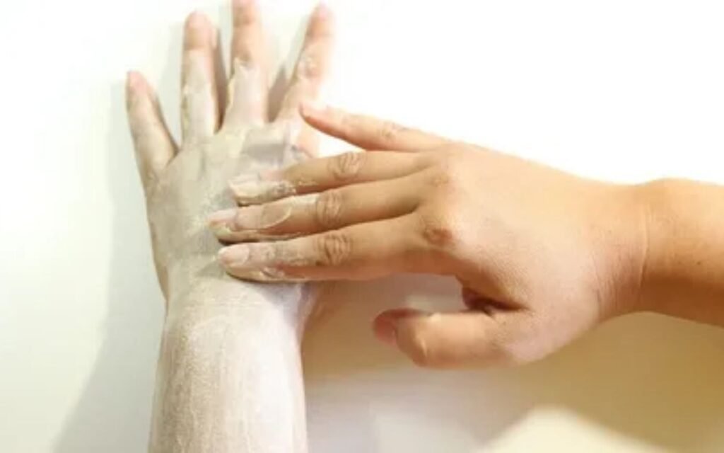 remove tan from hands