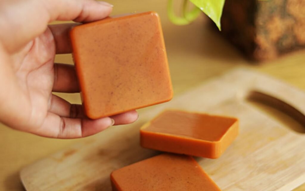 How to make turmeric soaps at home