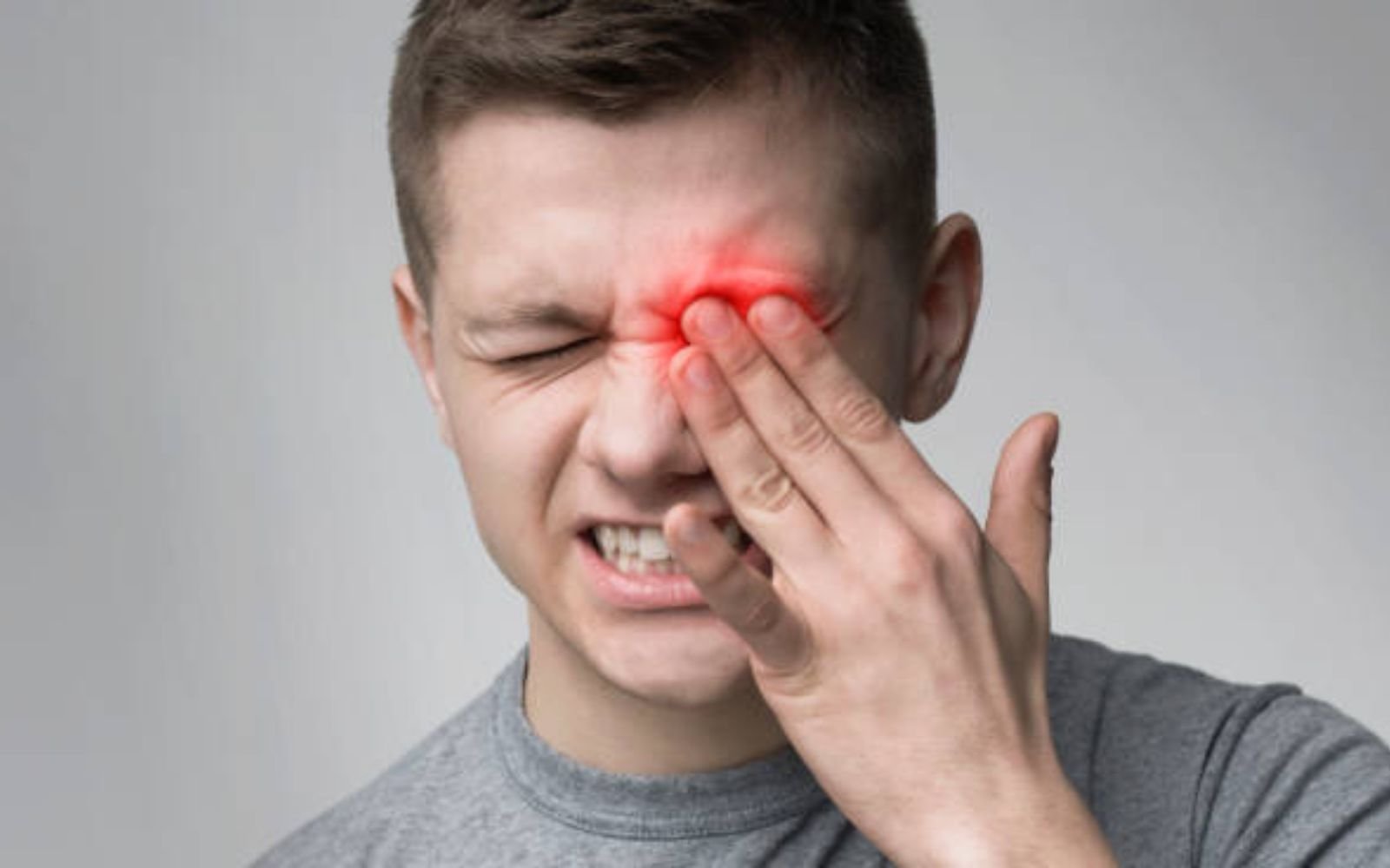 why-do-my-eyes-hurt-when-i-wake-up-9-common-causes-treatments-eye