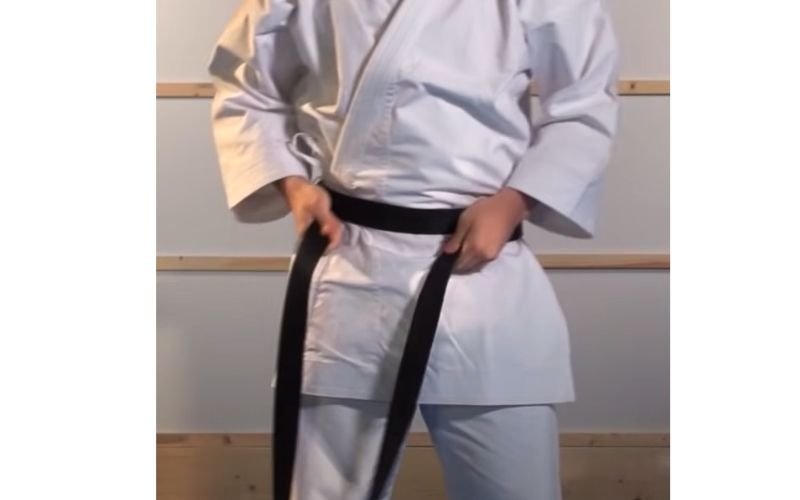 how to tie karate belt step7