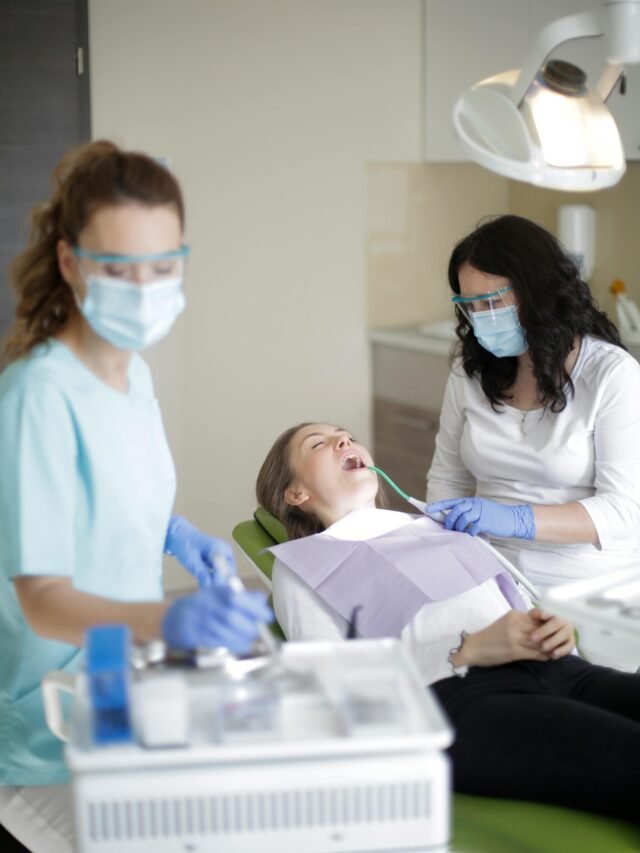 Dental Implants Surgery : Advantages And Risks