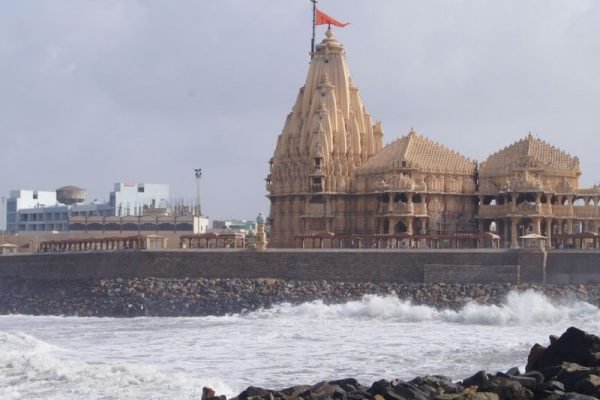 How to Reach Somnath Temple